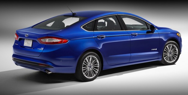 Ford-Fusion-2013-(2).jpg