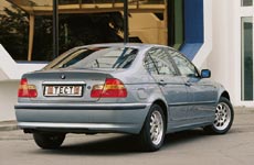 В сочетании управляемость — плавность хода BMW 320i по-прежнему образец