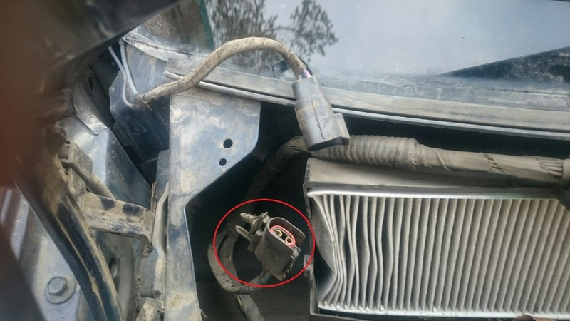 разъем подогрева лобового стекла.jpg